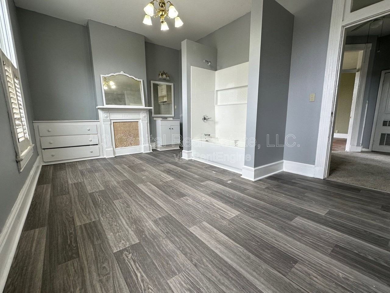 821 Alby St #A - Photo 3 of 8