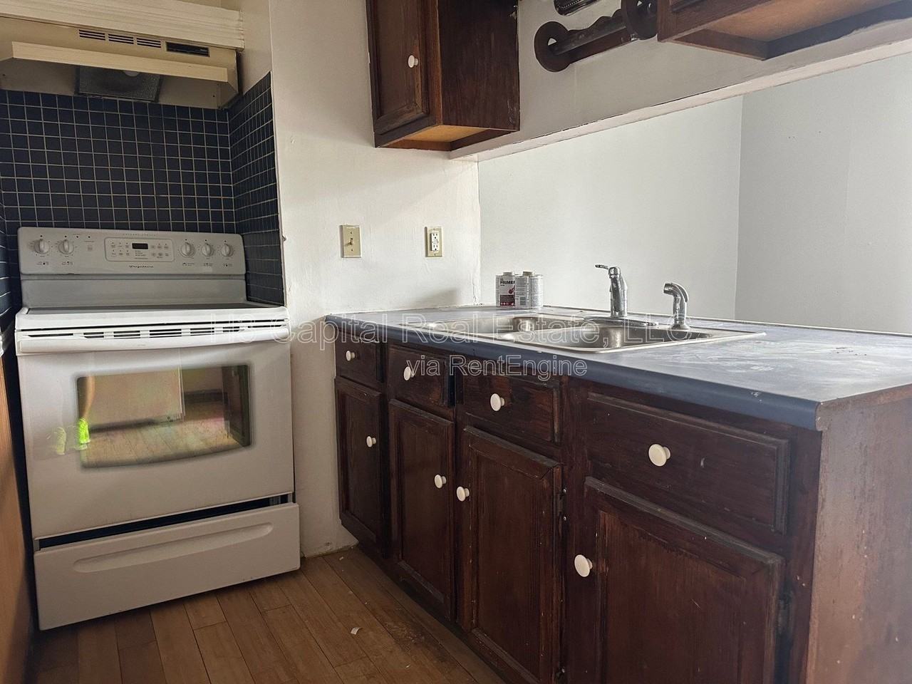 821 Alby St #A - Photo 4 of 8