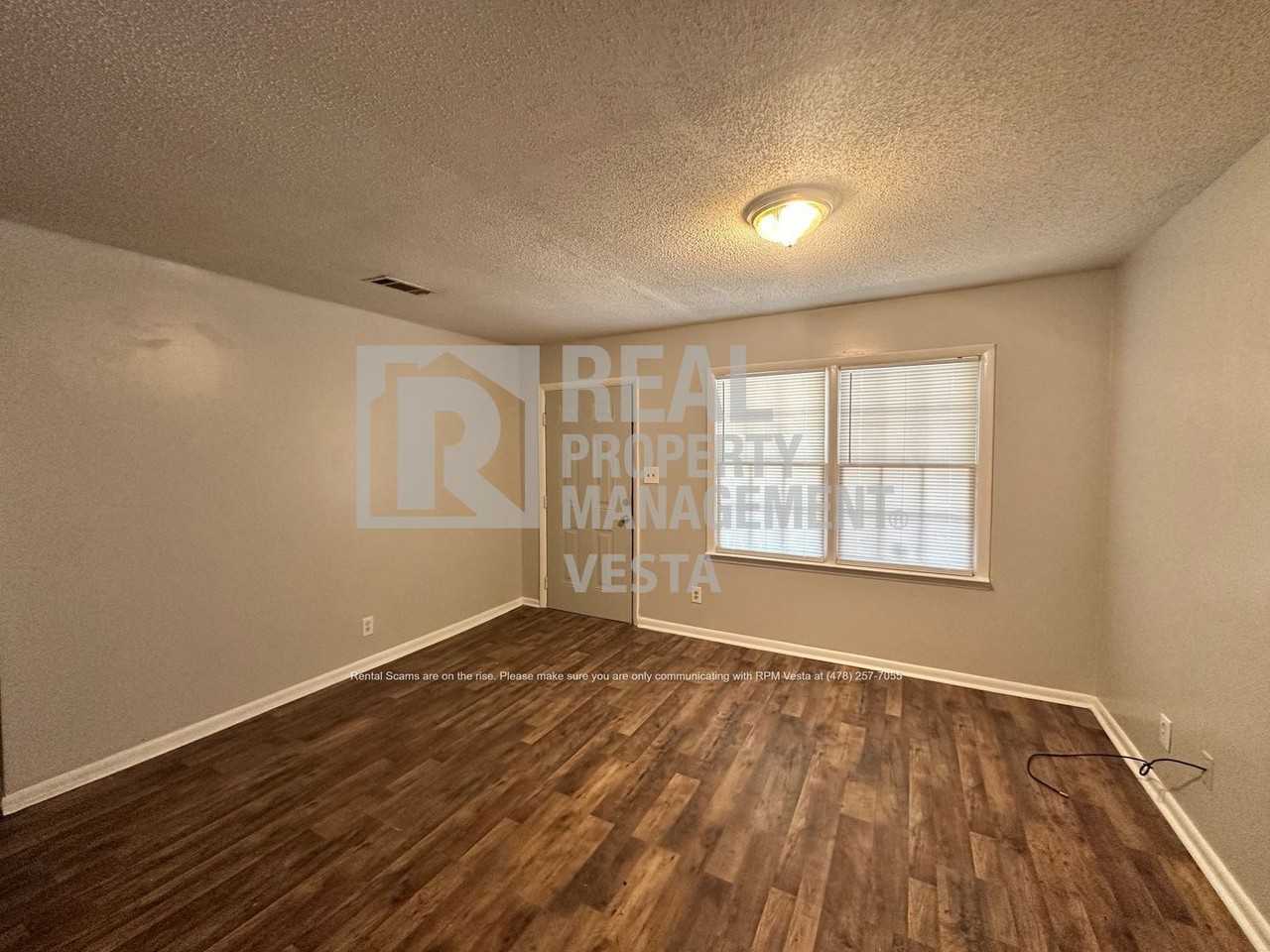 2251 Companion Dr - Photo 2 of 10
