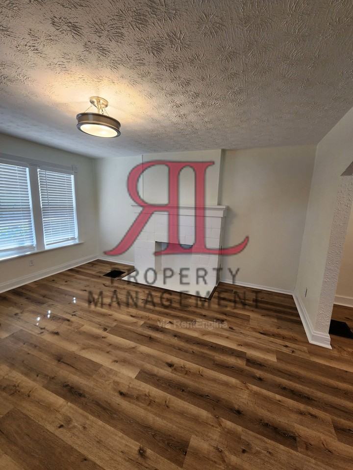 663 Ann St - Photo 6 of 39