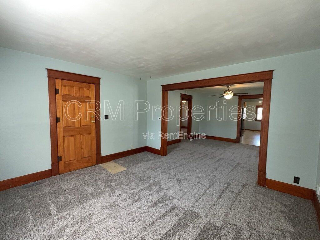 2125 N Purdum St - Photo 4 of 27