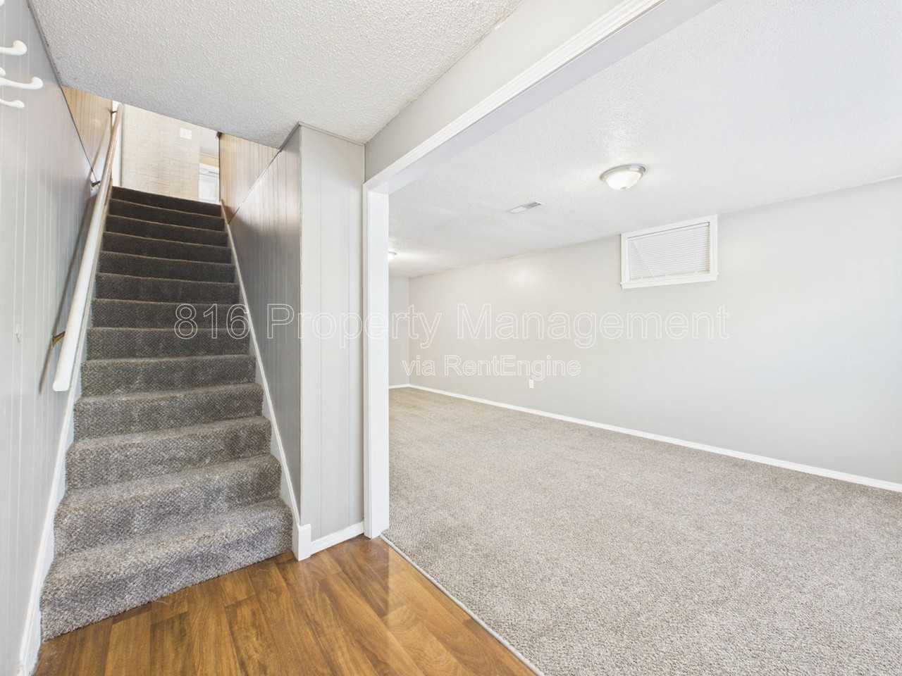 7156 Woodson Rd - Photo 4 of 38