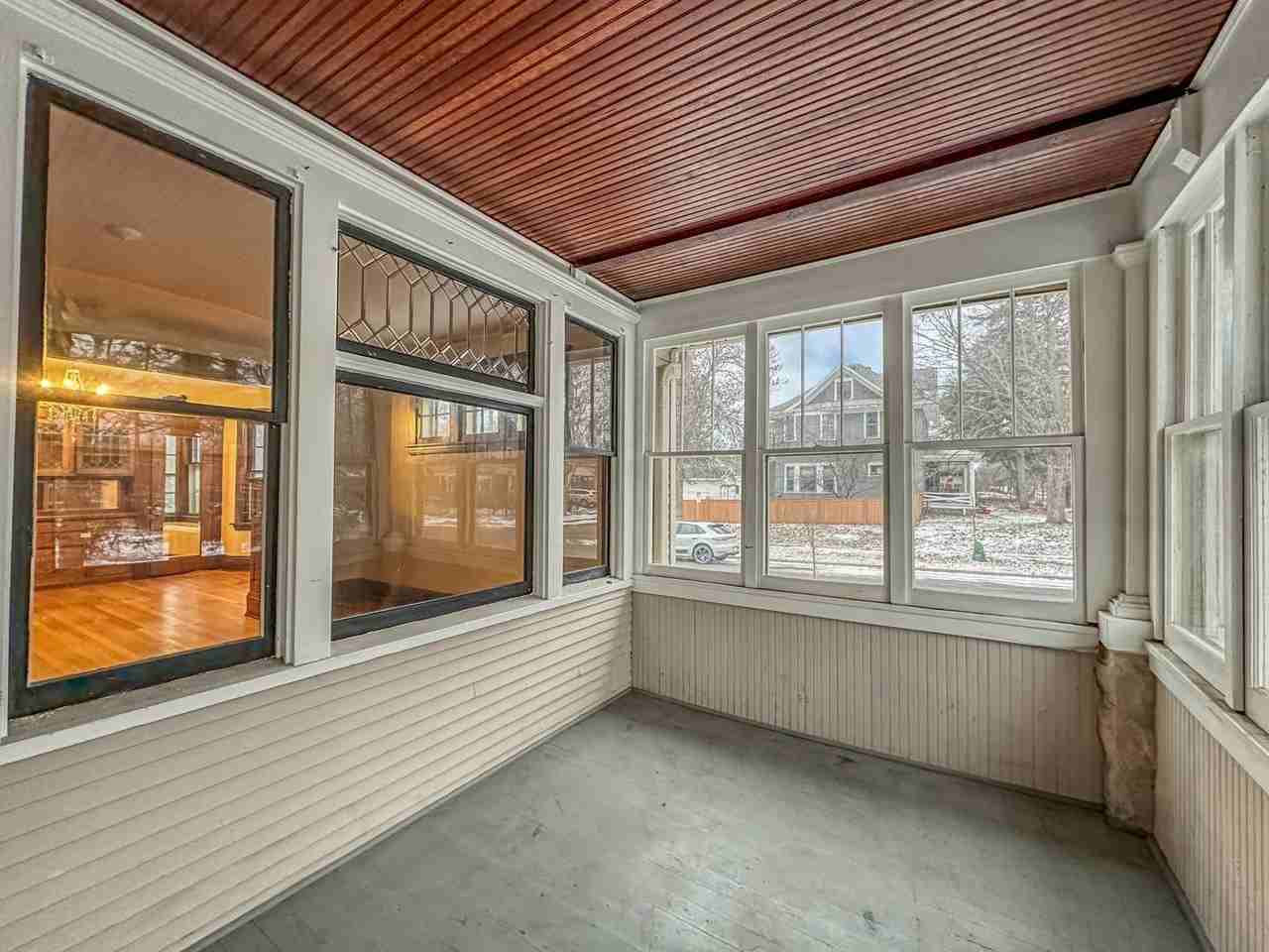 1754 Hague Ave - Photo 2 of 24