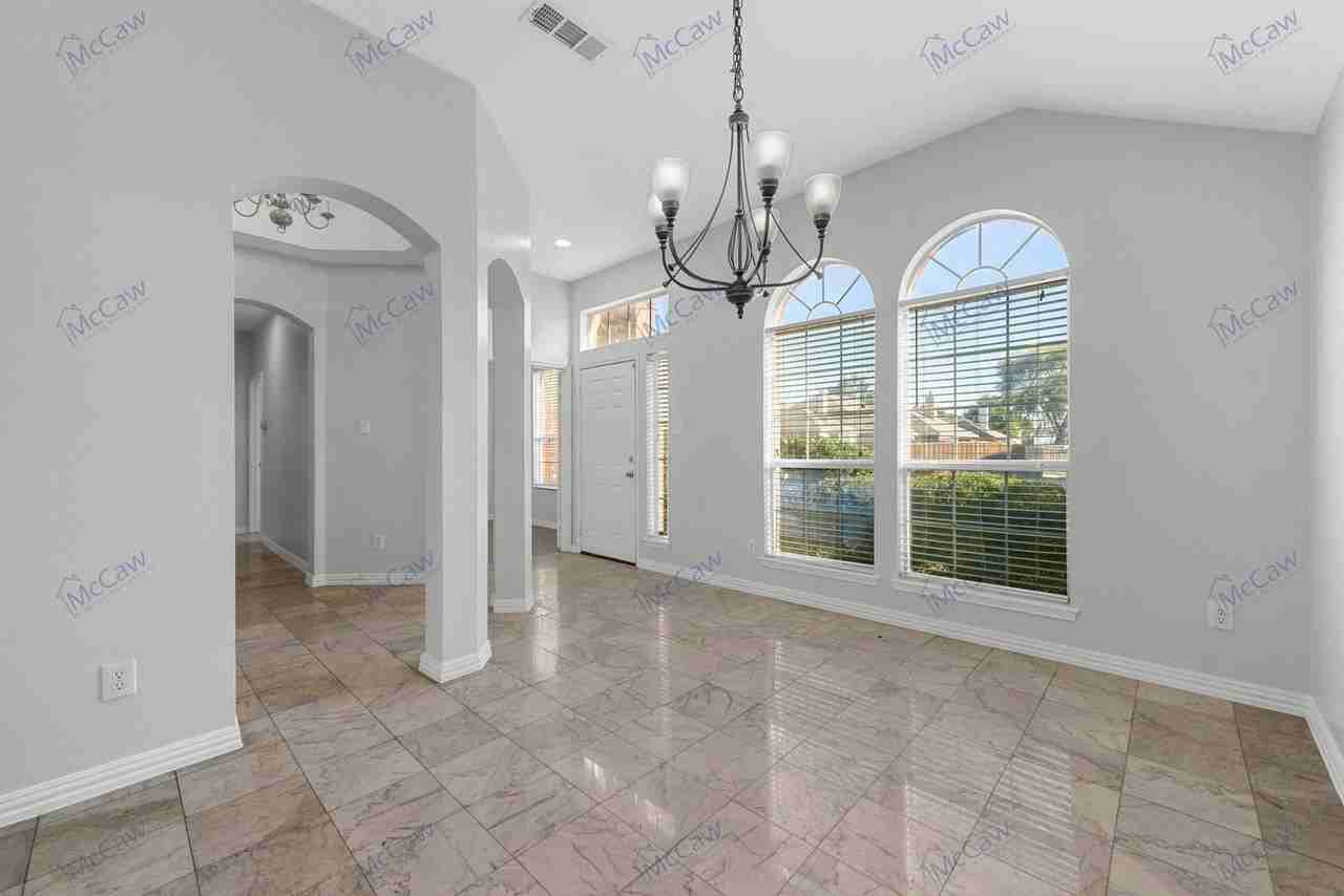1403 Marblecrest Dr - Photo 6 of 31