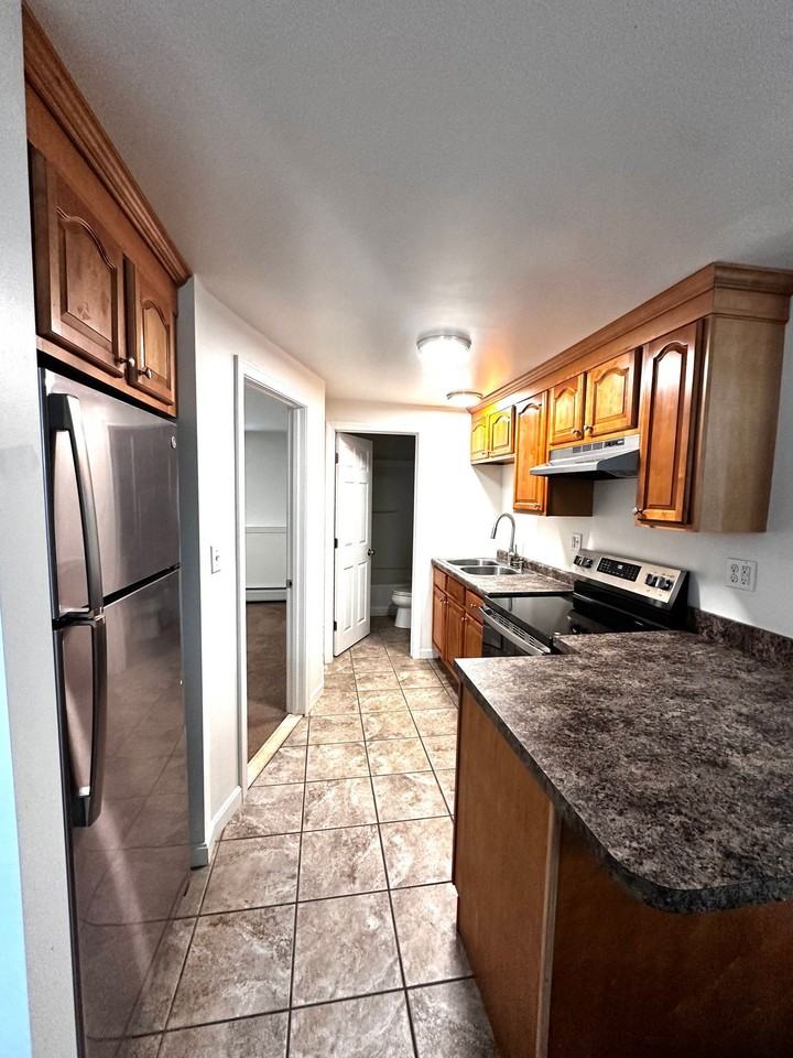 27 Emerald Dr #15 - Photo 3 of 11