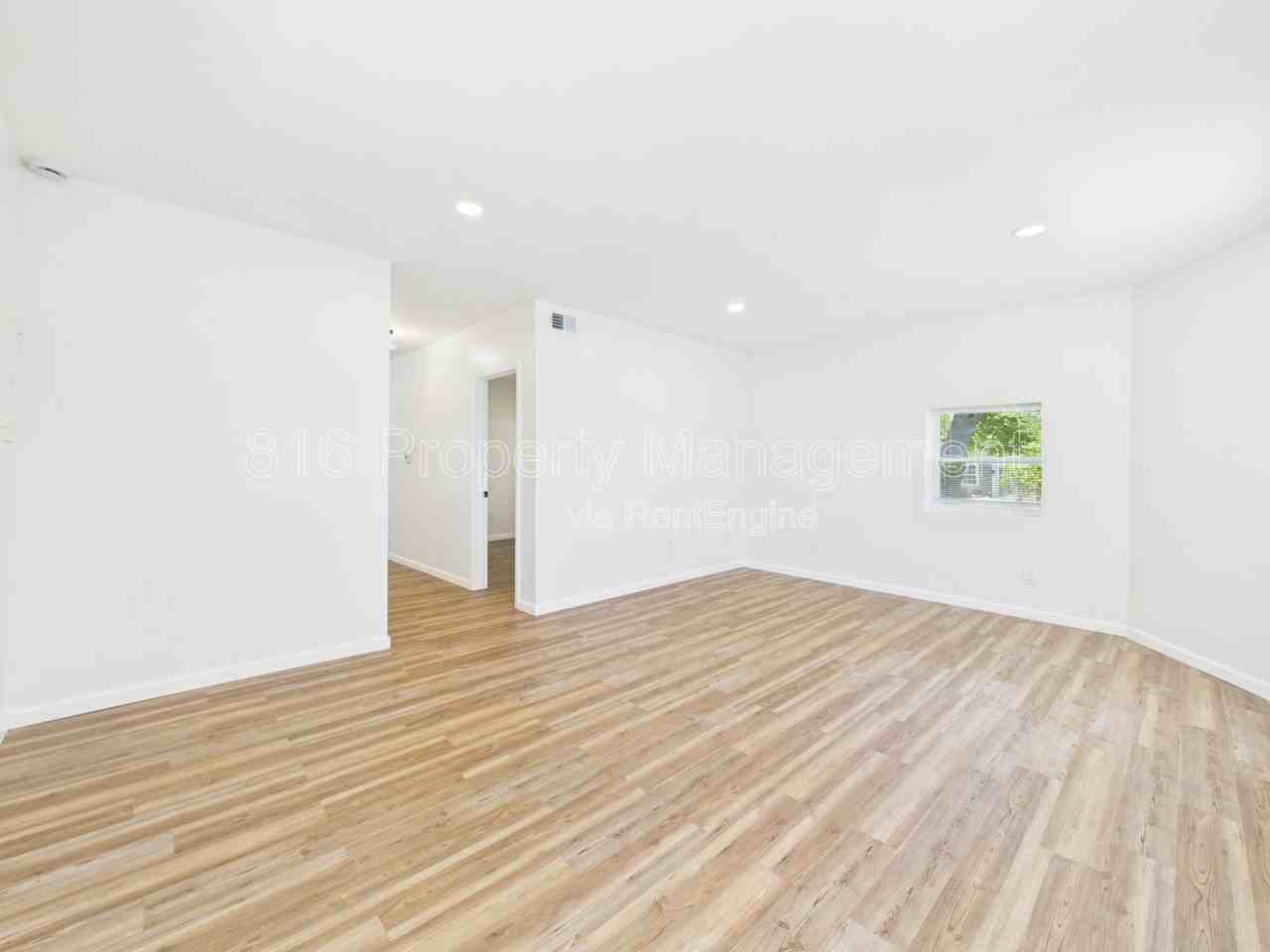 633 S Fuller Ave - Photo 2 of 31