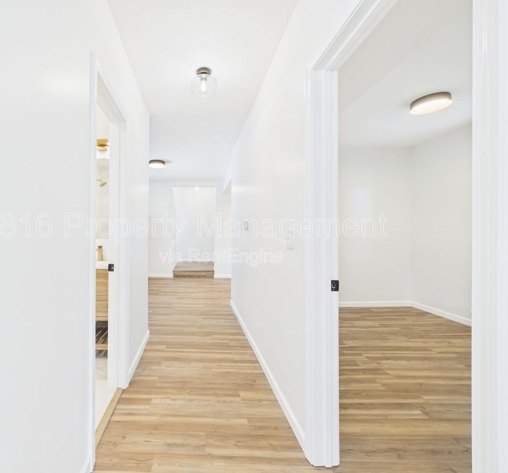 633 S Fuller Ave - Photo 5 of 31
