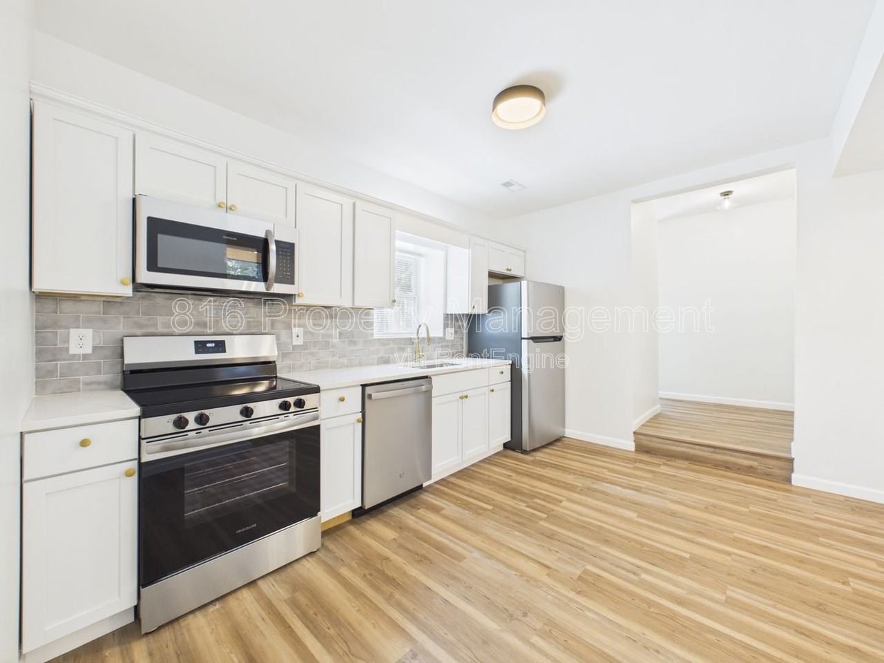 633 S Fuller Ave - Photo 7 of 31