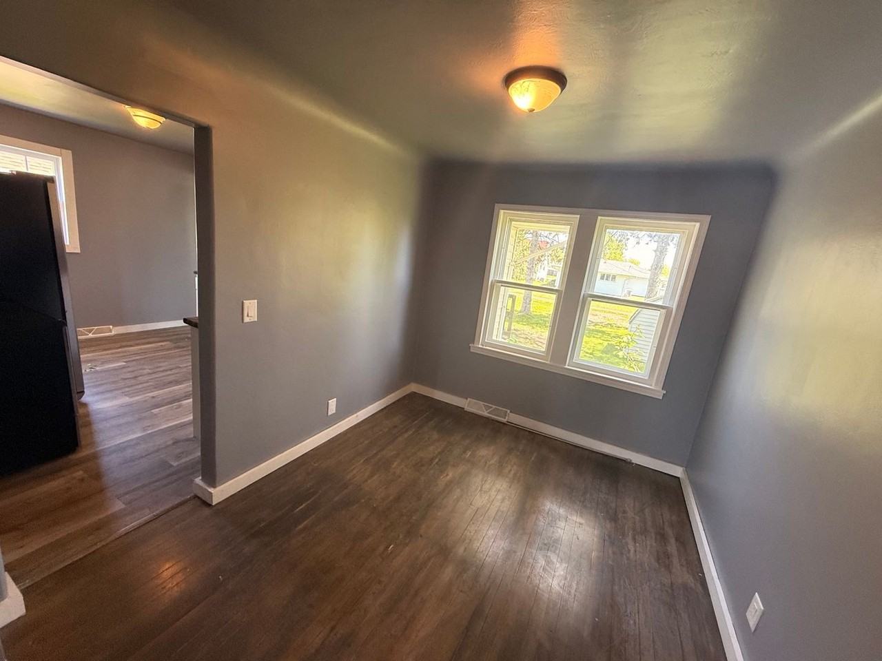 131 21st Ave S - Photo 3 of 11