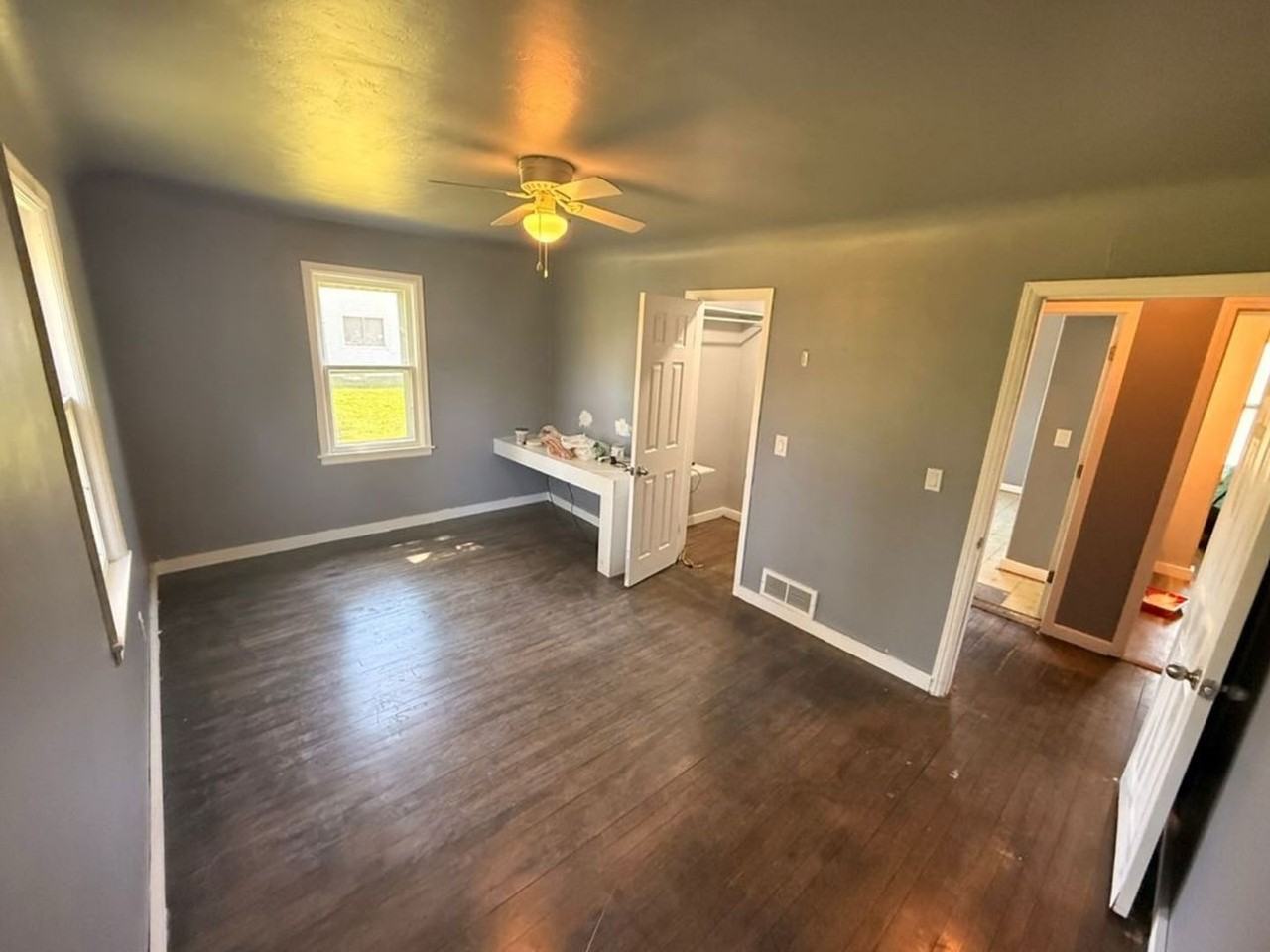 131 21st Ave S - Photo 7 of 11