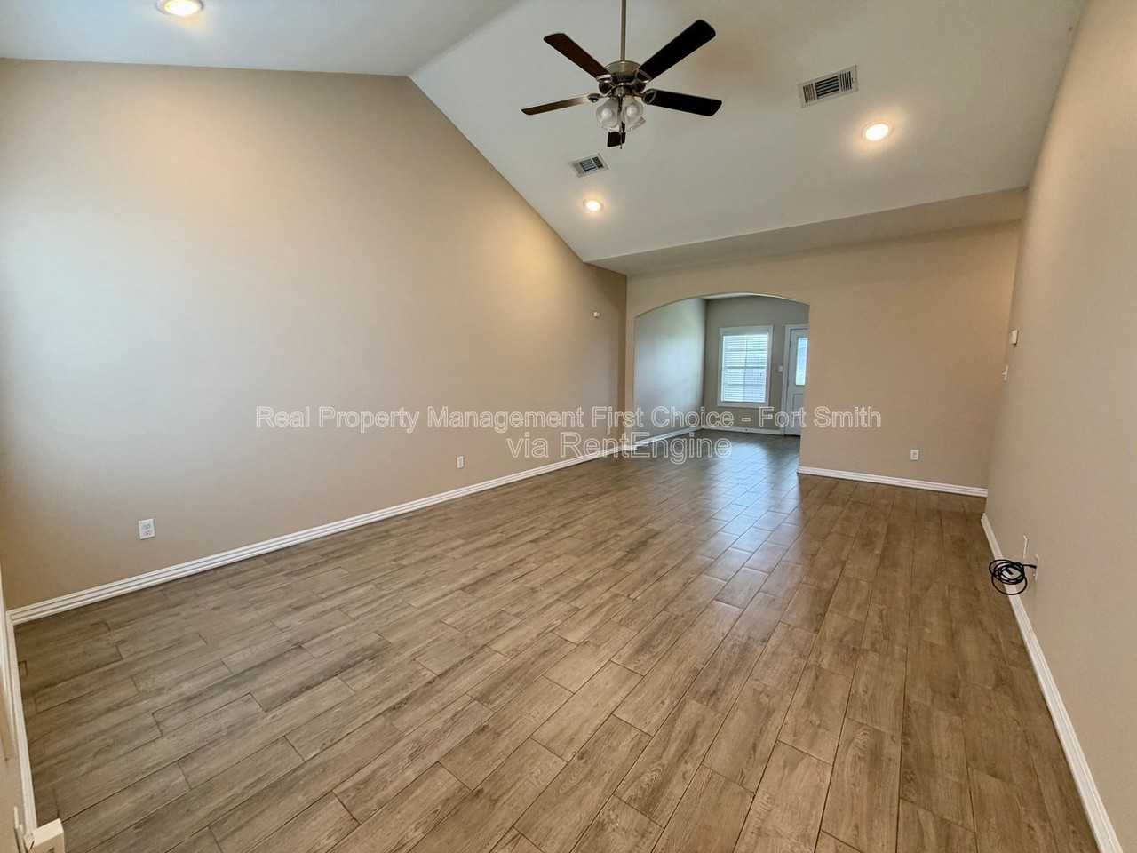 6717 Maribette Rd - Photo 2 of 22