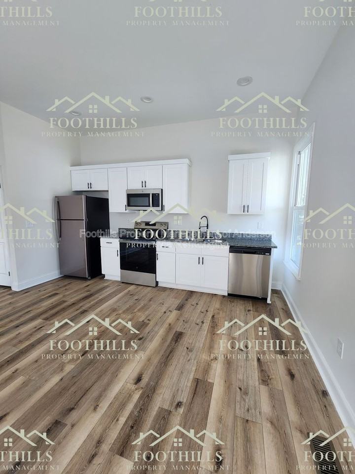 111 Anderson Ave #A - Photo 4 of 15