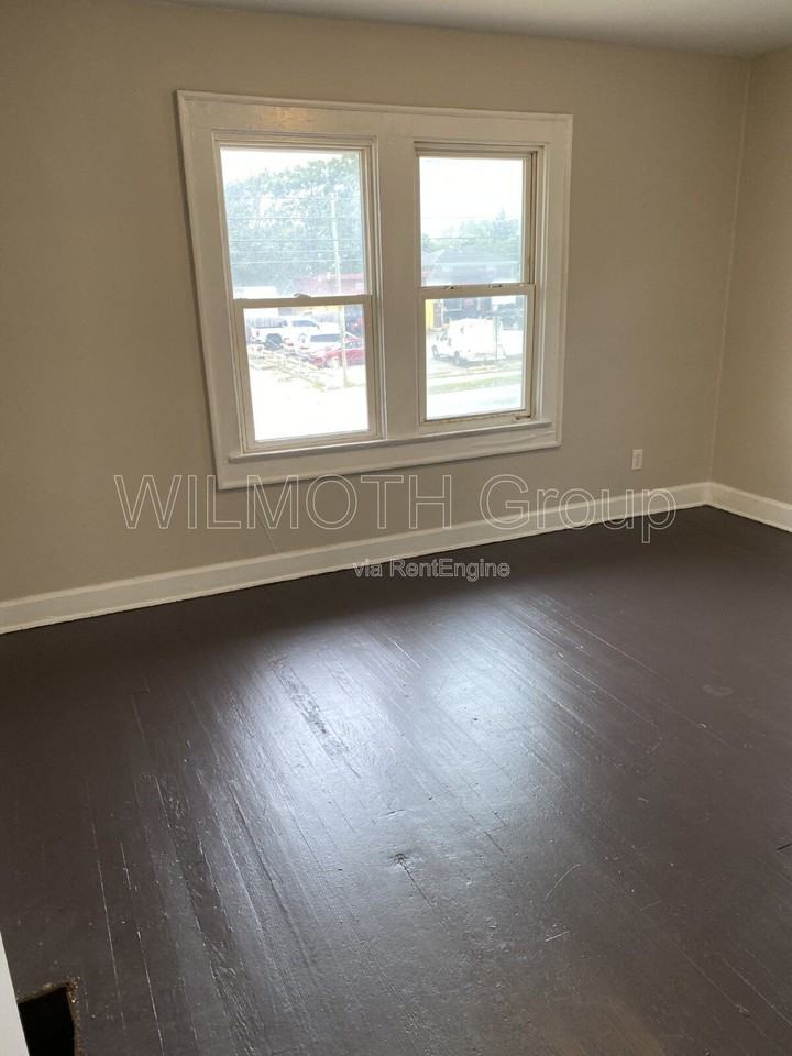 6052 E Washington St #B - Photo 3 of 10