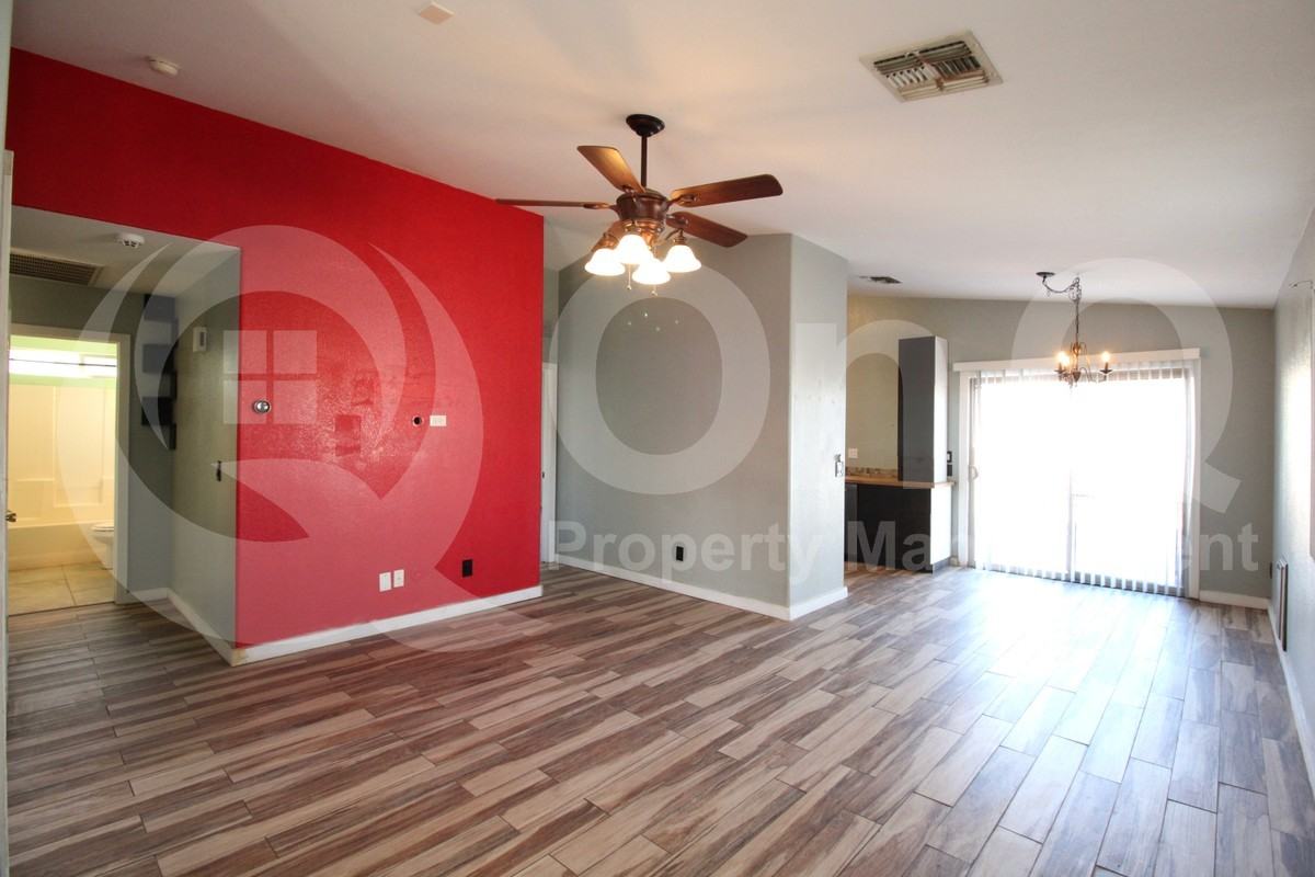 726 W Bowker St - Photo 7 of 22