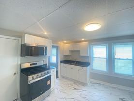 7 Commercial St #B - Photo 1 of 1