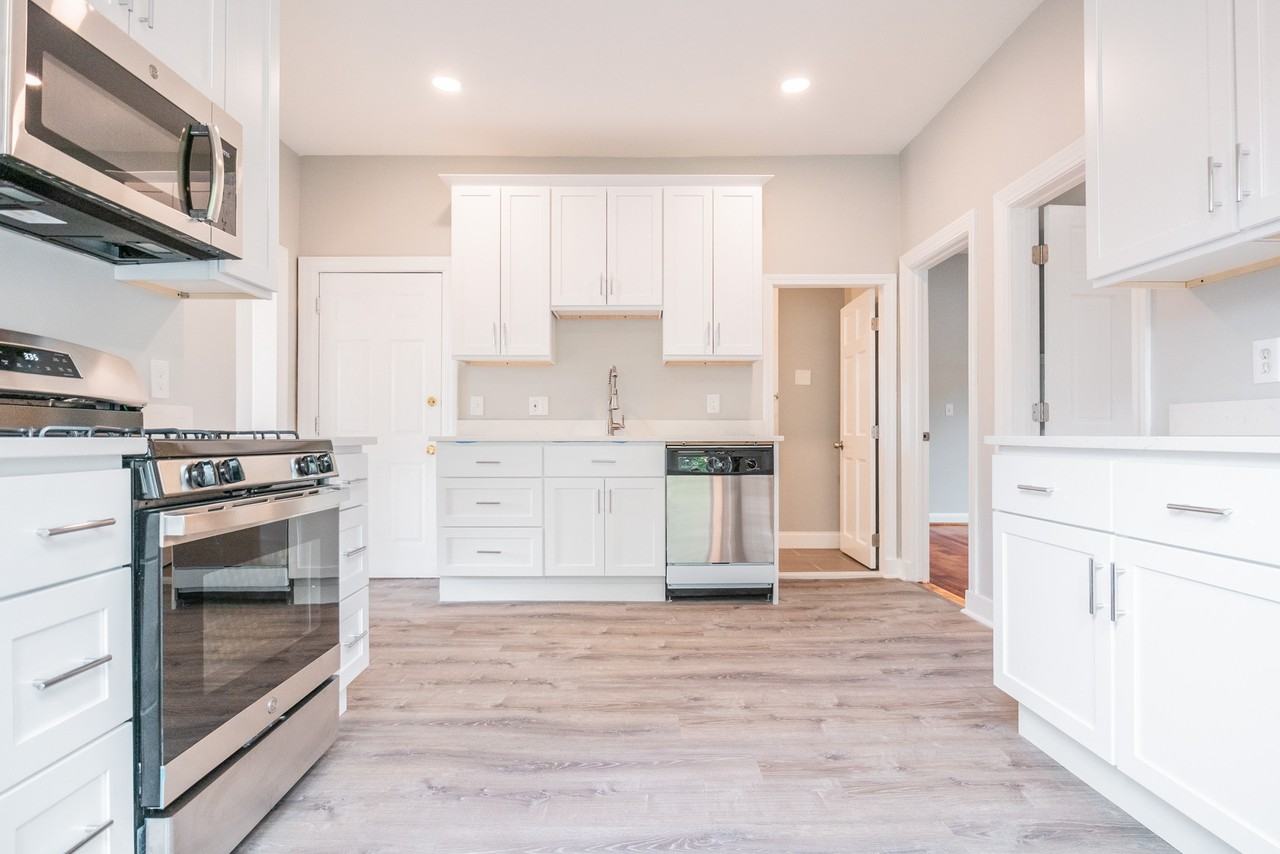 16 Rossmore Rd - Photo 2 of 10