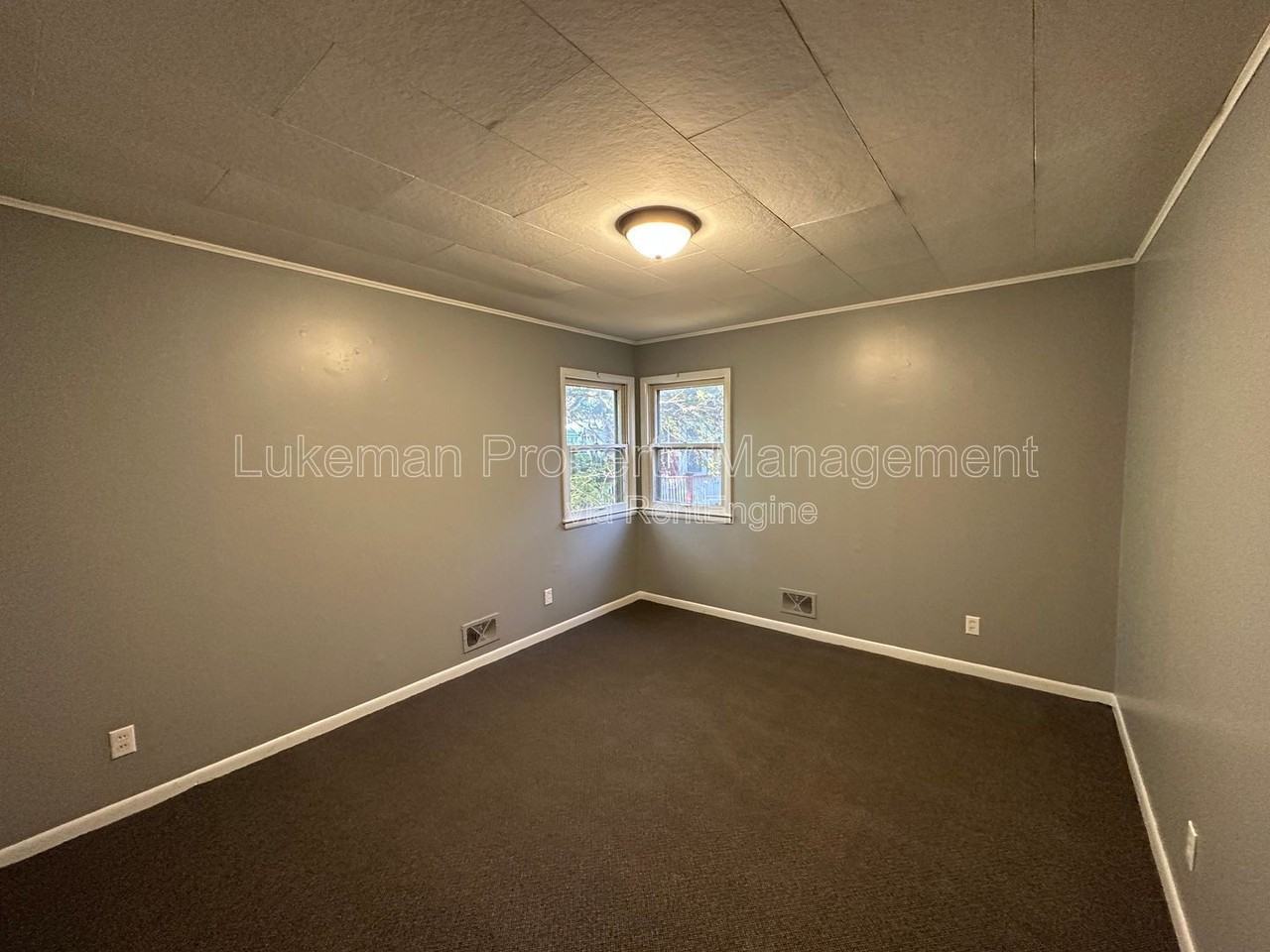 714 Village St #2 - Photo 5 of 10