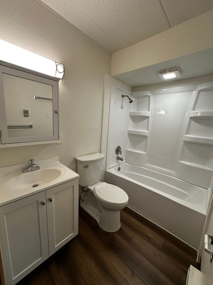 Parkview Apartments - Photo 4 of 23