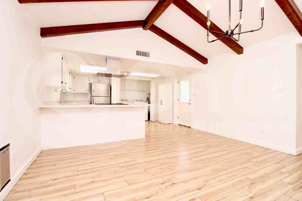 104 E Laurel Ave - Photo 4 of 18