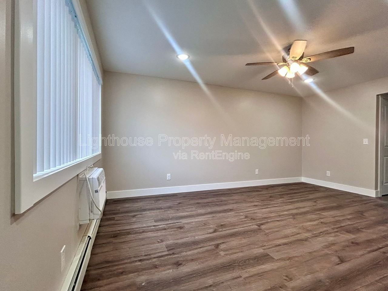 2875 Taft Ave Sw #4 - Photo 2 of 26