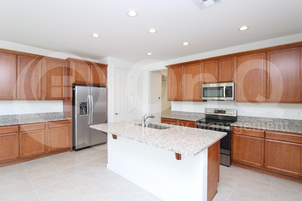 15711 W Monroe St - Photo 3 of 15
