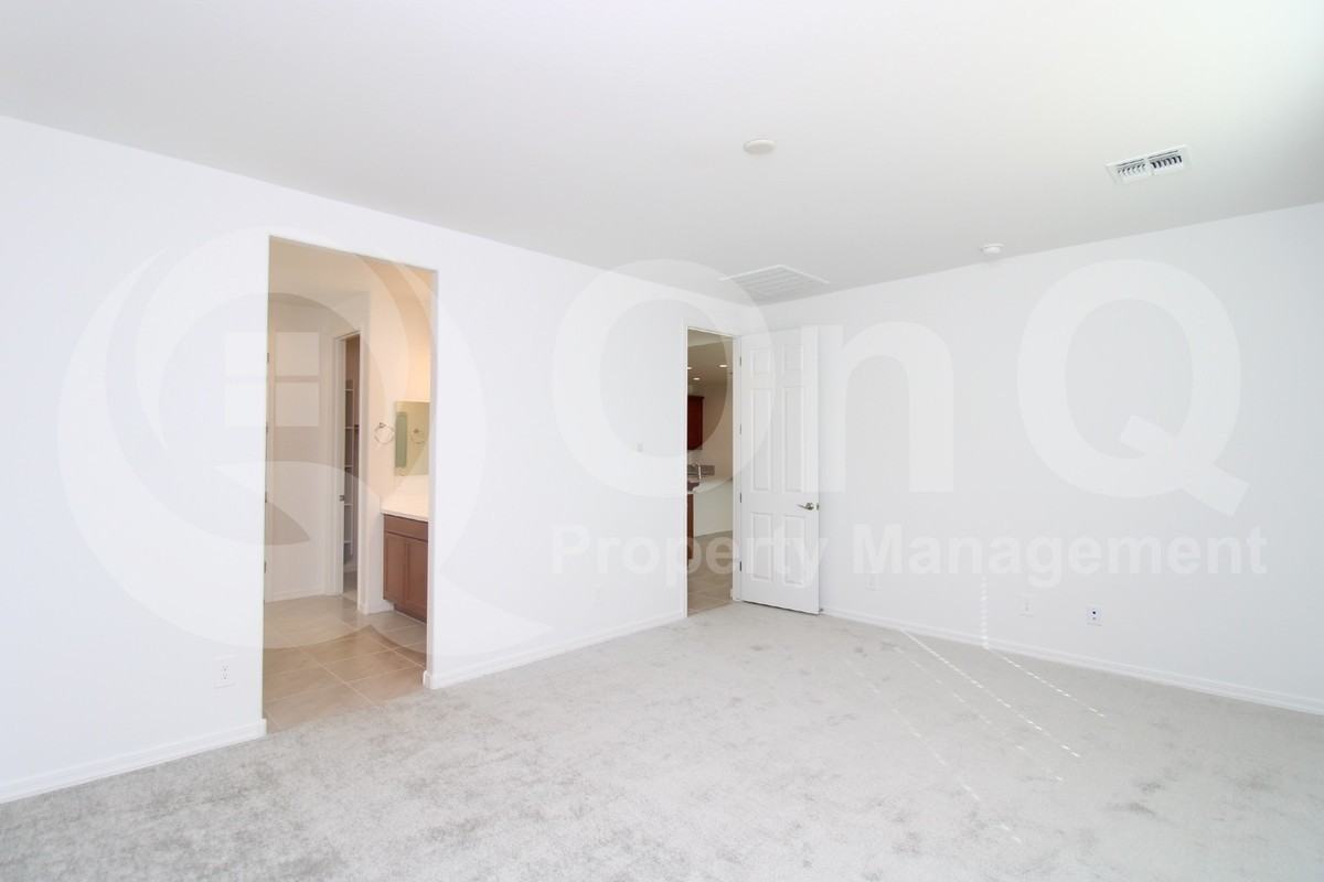 15711 W Monroe St - Photo 6 of 15