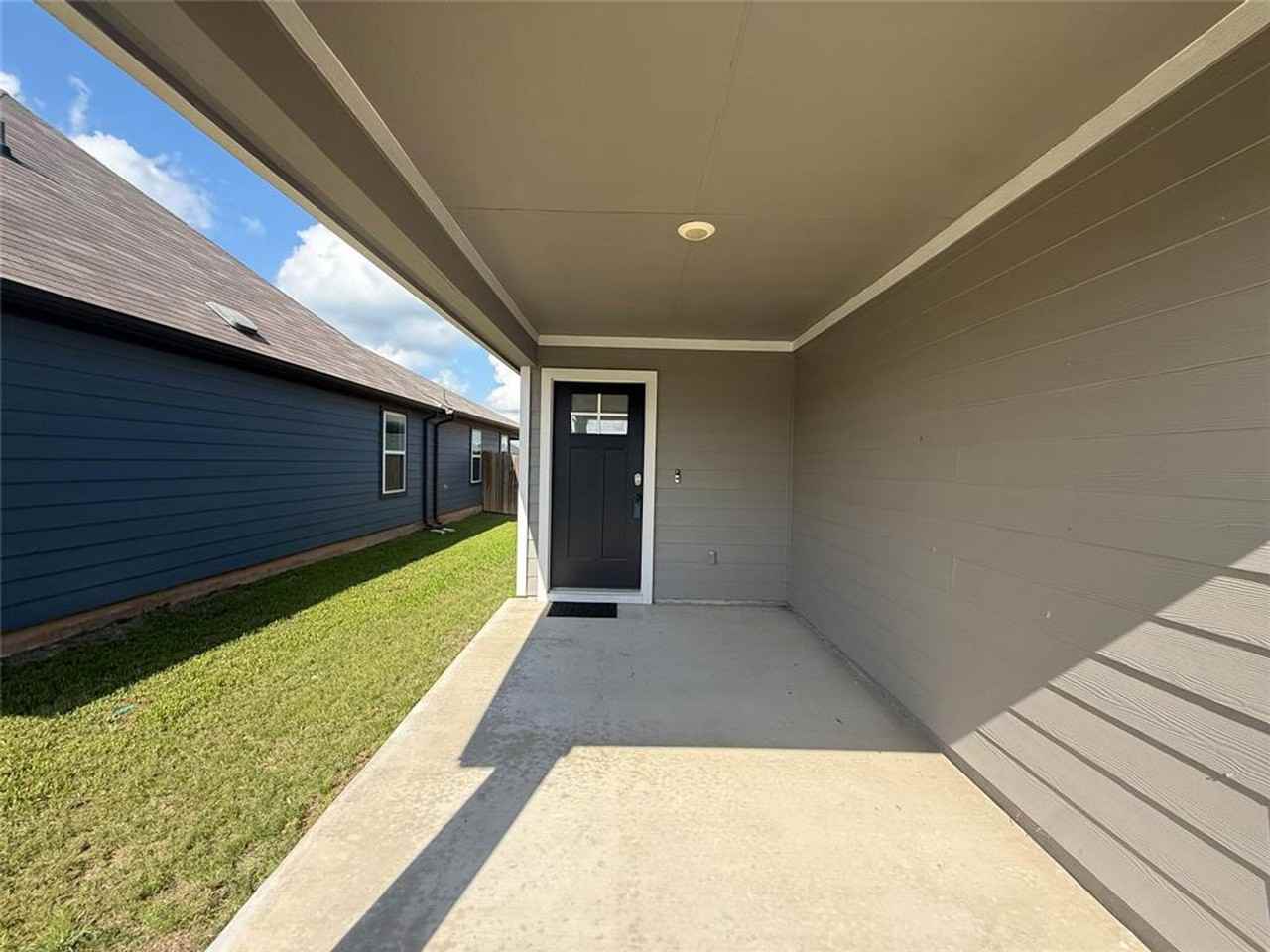 235 Sweetwater Creek Ln - Photo 2 of 22