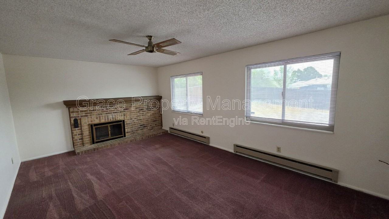 1044 Maple Dr - Photo 7 of 24