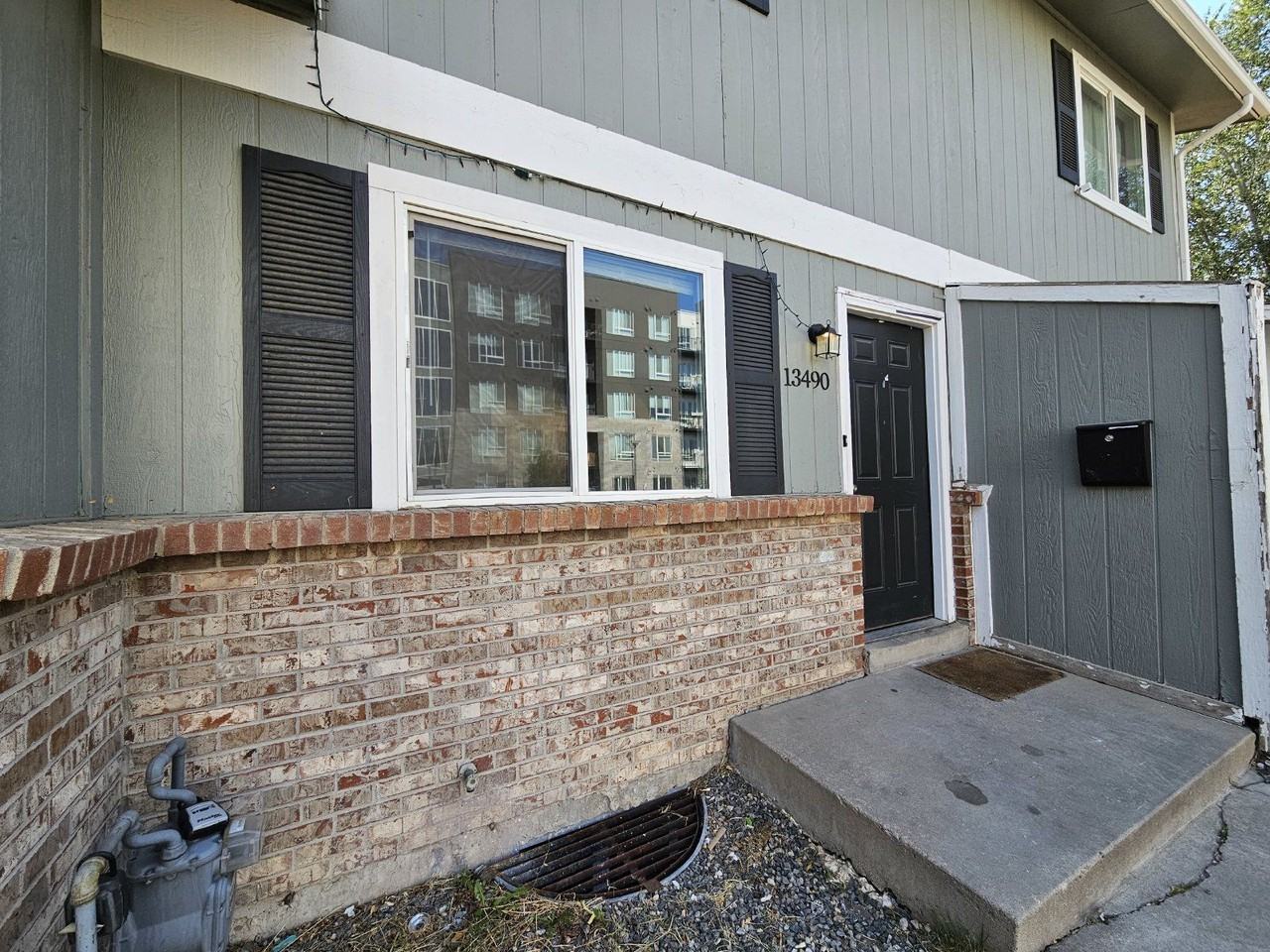 13490 E 13th Pl - Photo 2 of 16
