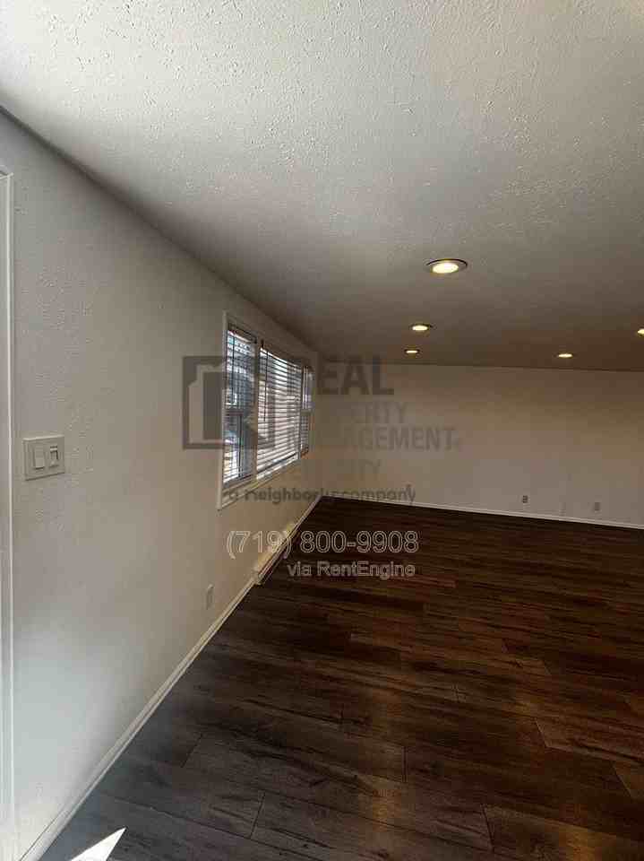 1612 Jerry Murphy Rd - Photo 2 of 22