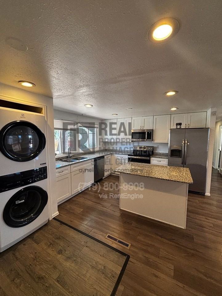 1612 Jerry Murphy Rd - Photo 4 of 22