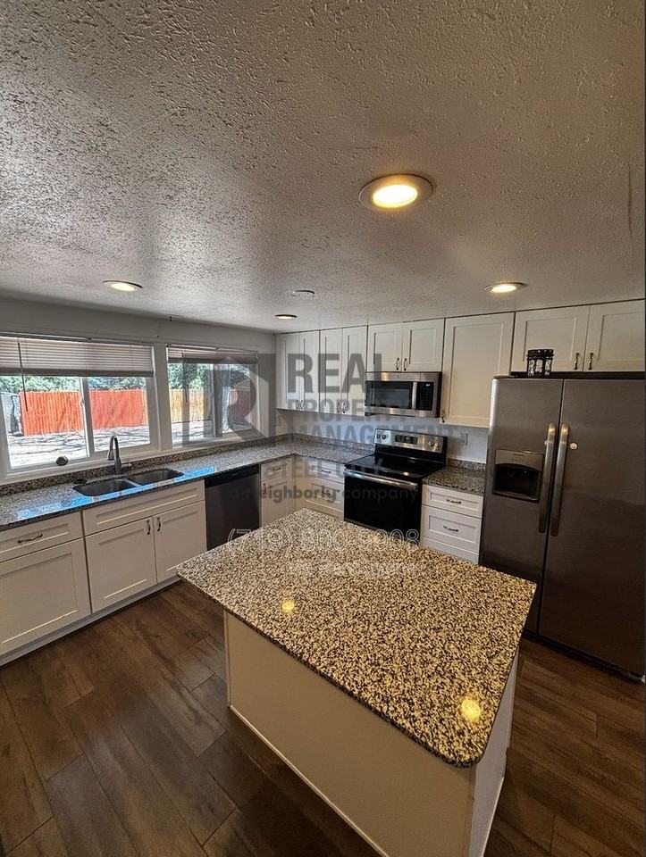 1612 Jerry Murphy Rd - Photo 5 of 22