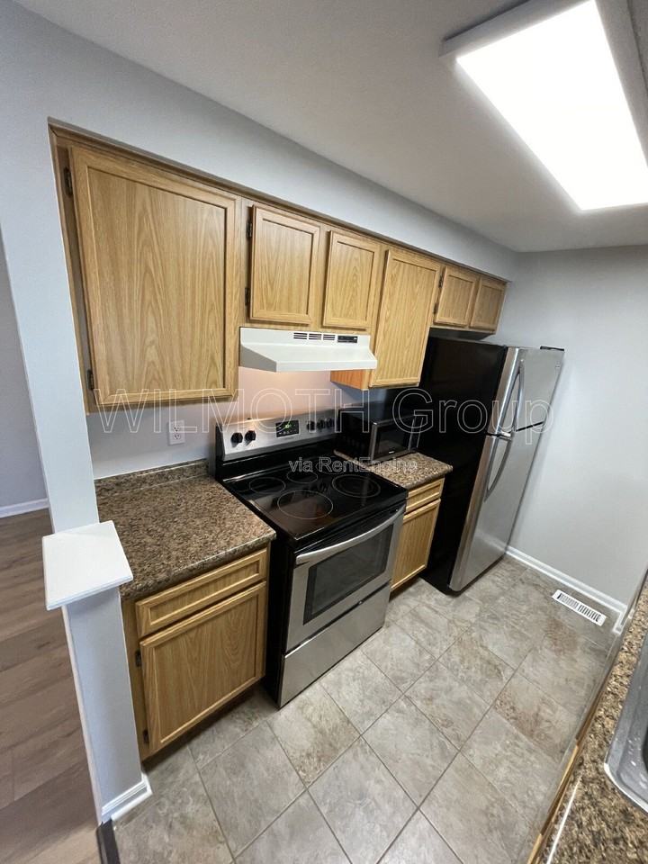 8536 Hague Rd - Photo 4 of 18