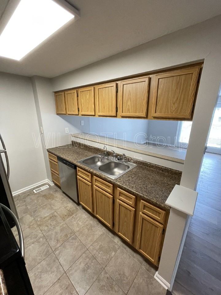 8536 Hague Rd - Photo 5 of 18