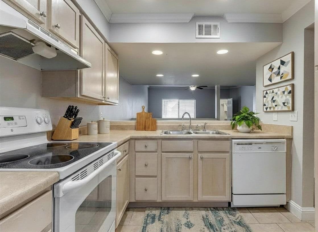 The Current Apartments - Photo 6 of 35