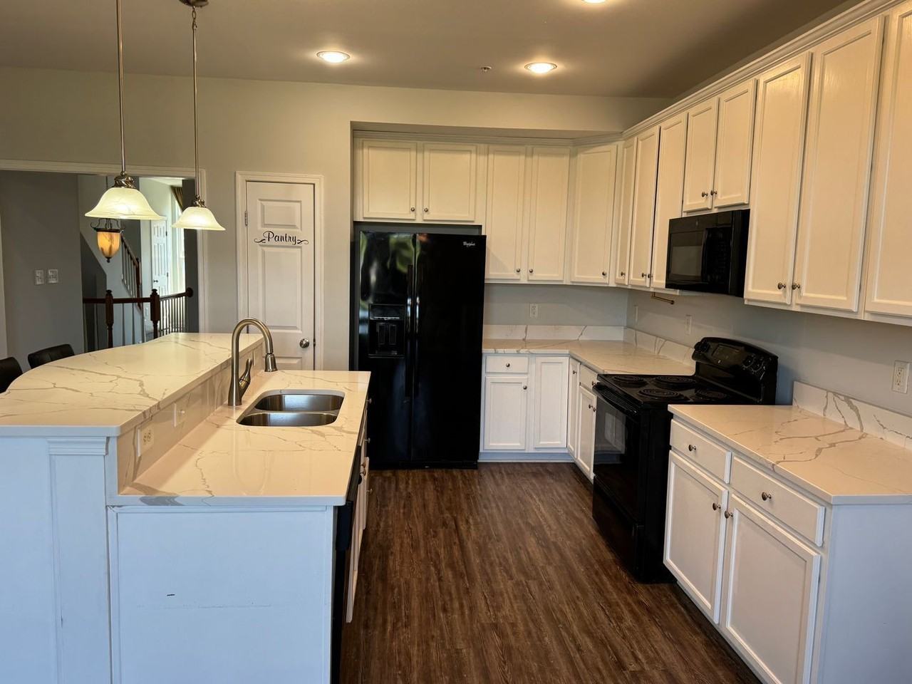 8011 Forest Ridge Dr - Photo 2 of 15