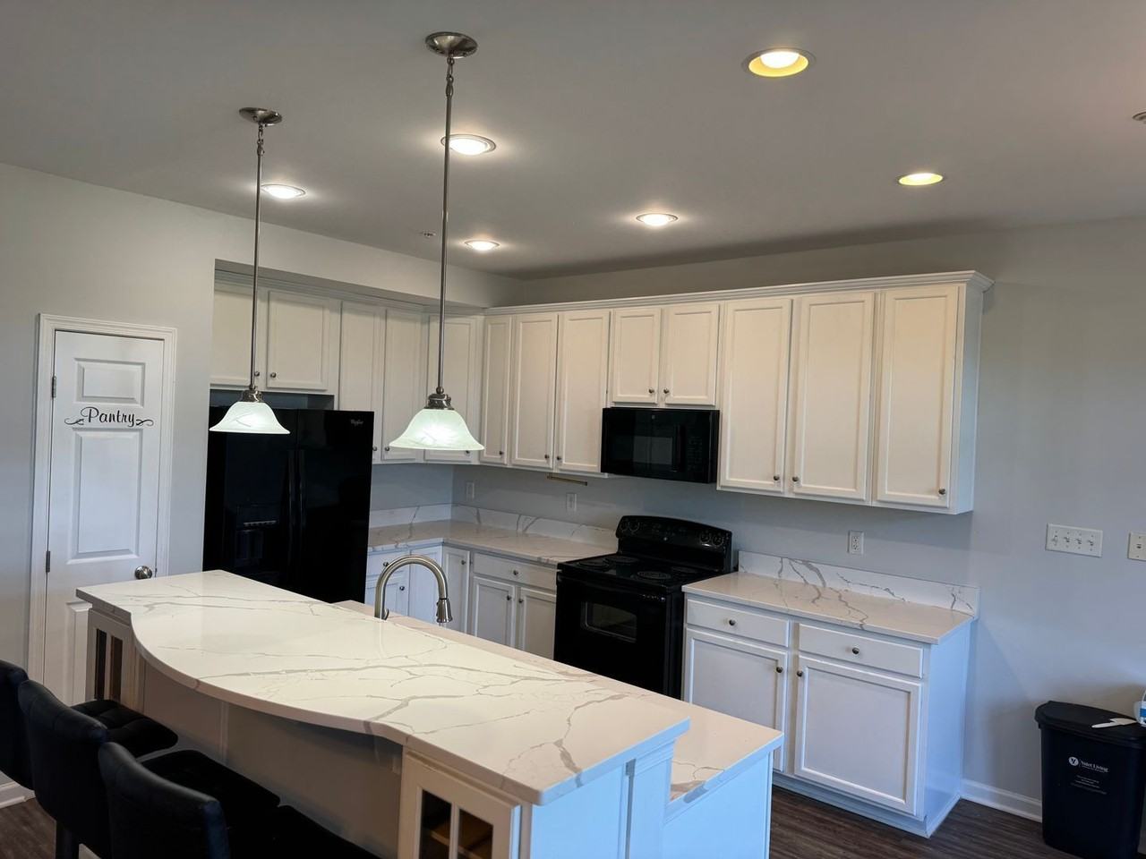 8011 Forest Ridge Dr - Photo 3 of 15