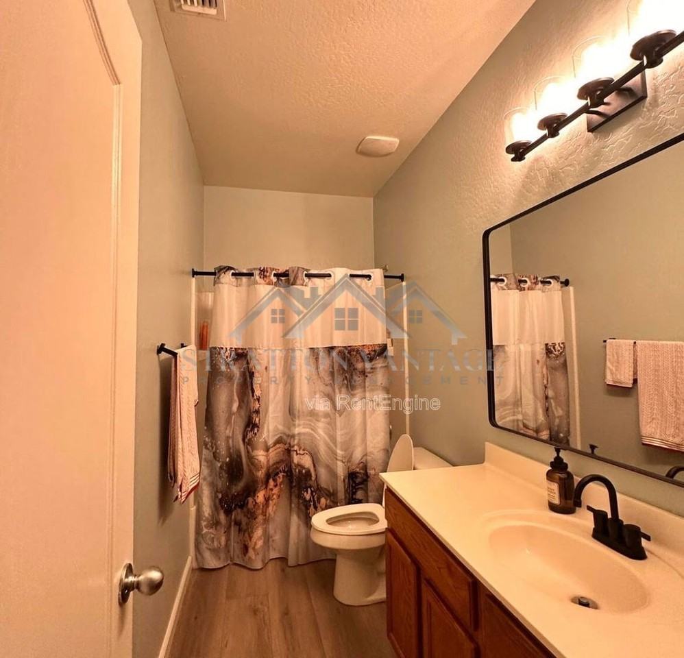 1036 S 177th Dr - Photo 4 of 24