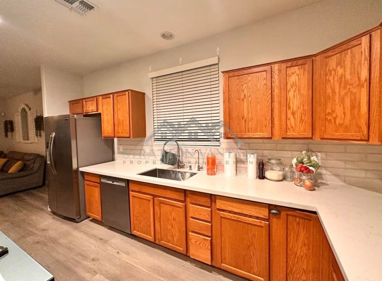 1036 S 177th Dr - Photo 5 of 24
