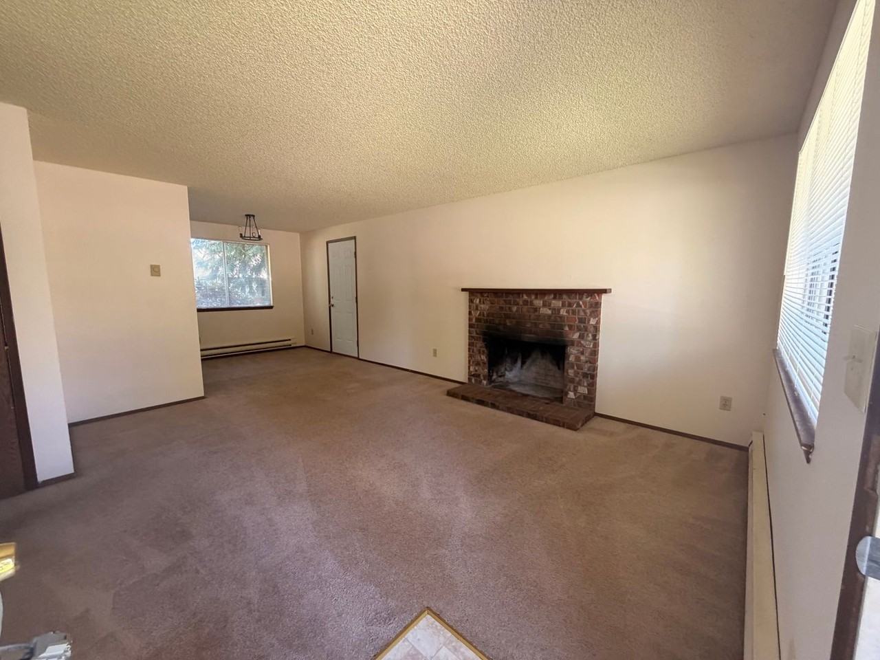 5828 93rd Pl Ne - Photo 4 of 9