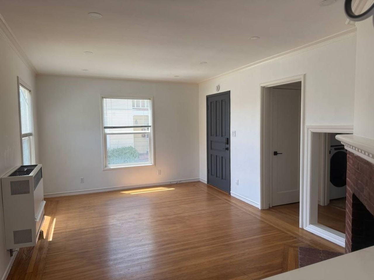 1428 Berkeley Way #B - Photo 3 of 17
