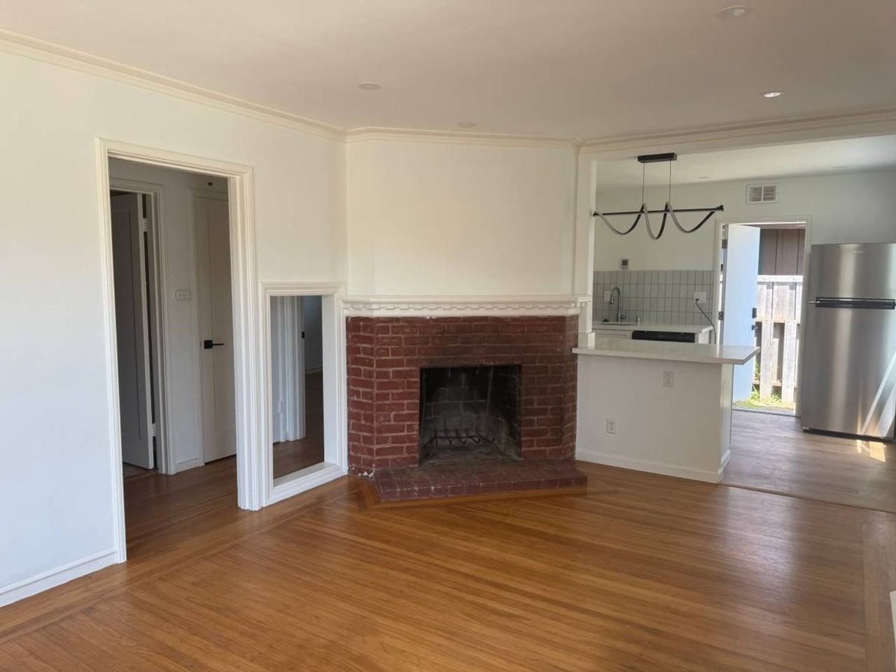 1428 Berkeley Way #B - Photo 5 of 17