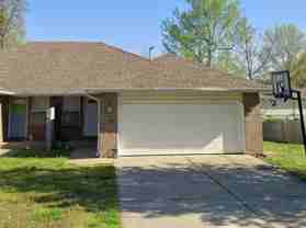 2109-2113 PRIMROSE - Photo 1 of 1