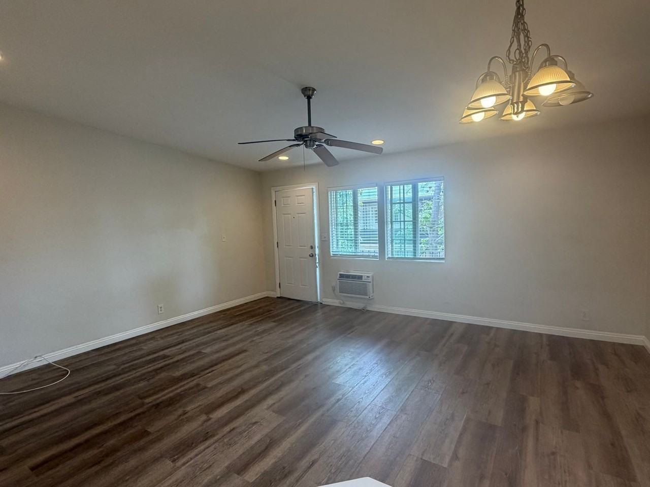 2119 E Westport Dr #7 - Photo 5 of 18