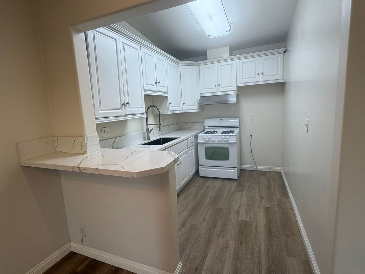 2119 E Westport Dr #7 - Photo 7 of 18