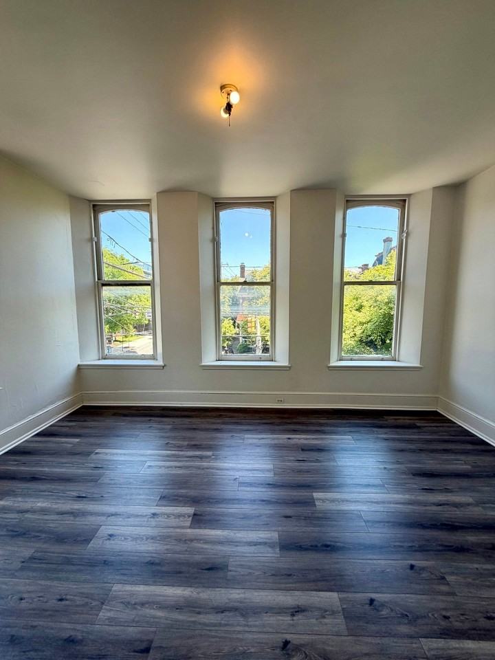 446 N Duke St #2F - Photo 4 of 13