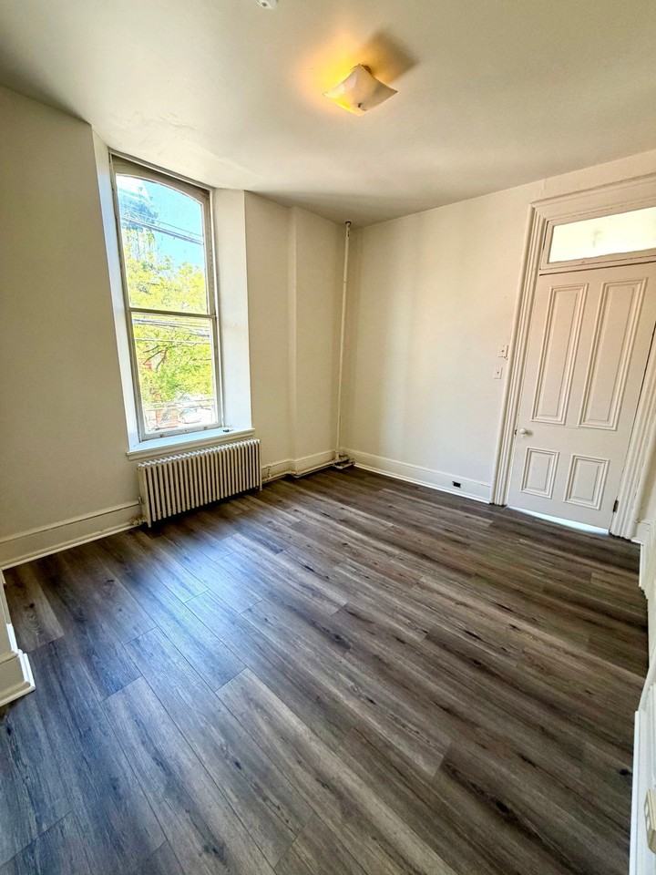 446 N Duke St #2F - Photo 7 of 13