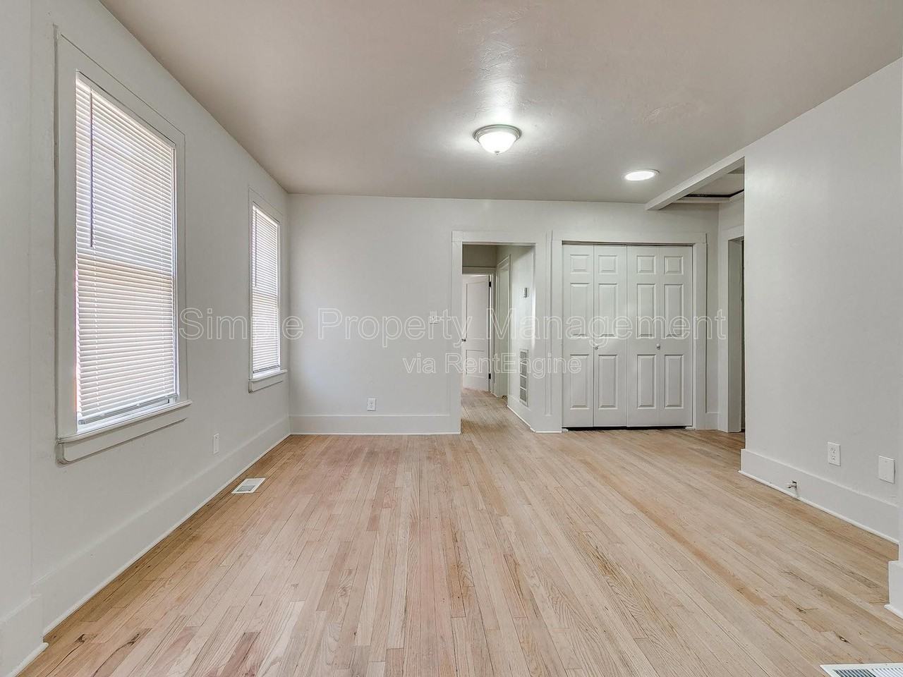 943 East Dr - Photo 3 of 11