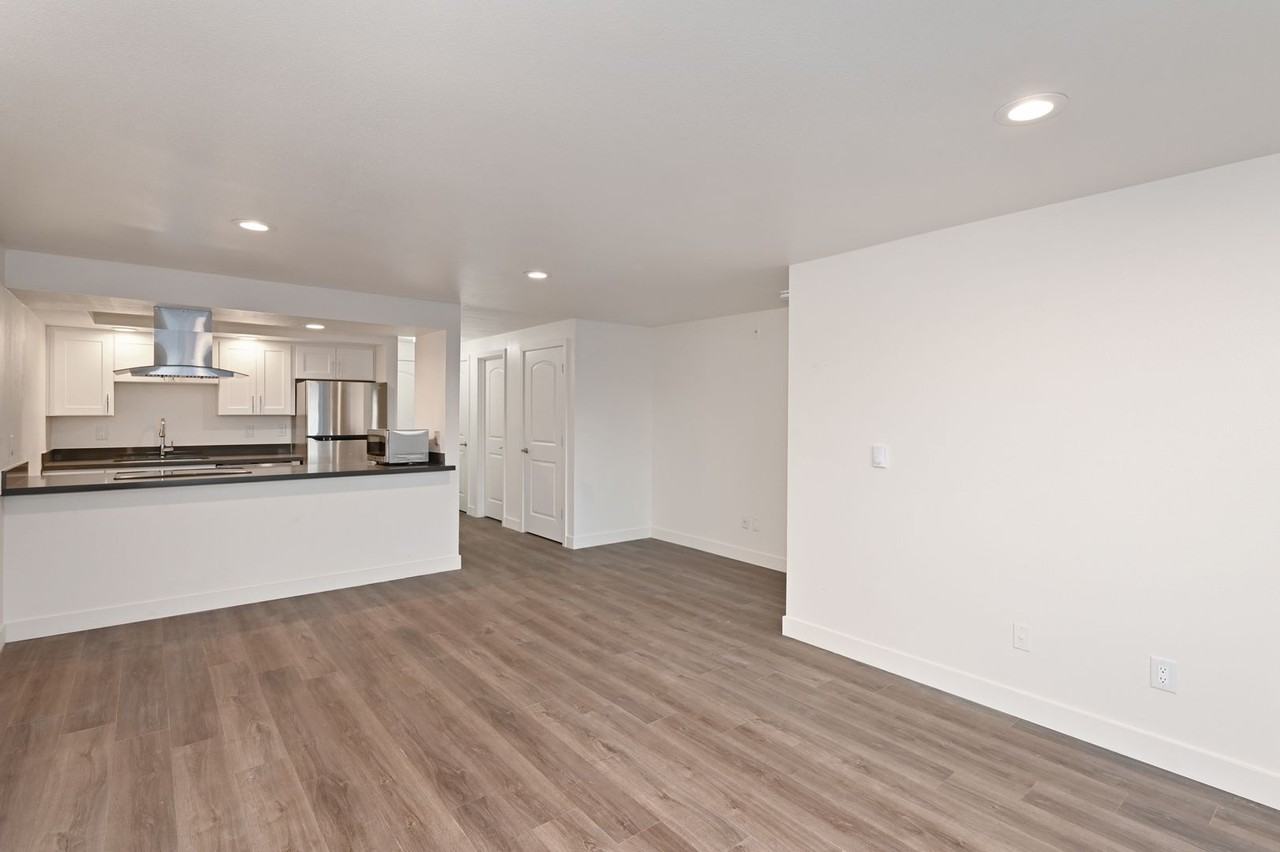 Maple Leaf Residences - Photo 2 of 45