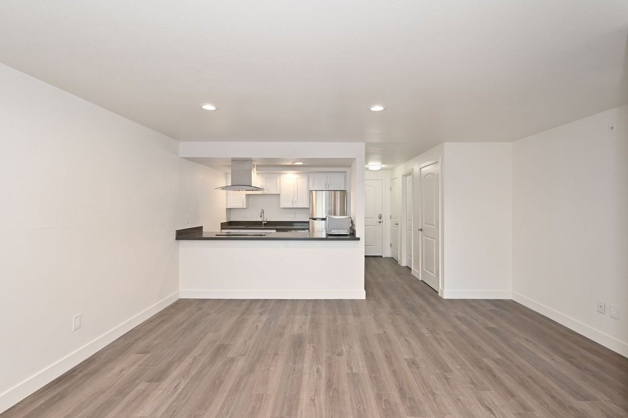 Maple Leaf Residences - Photo 3 of 45